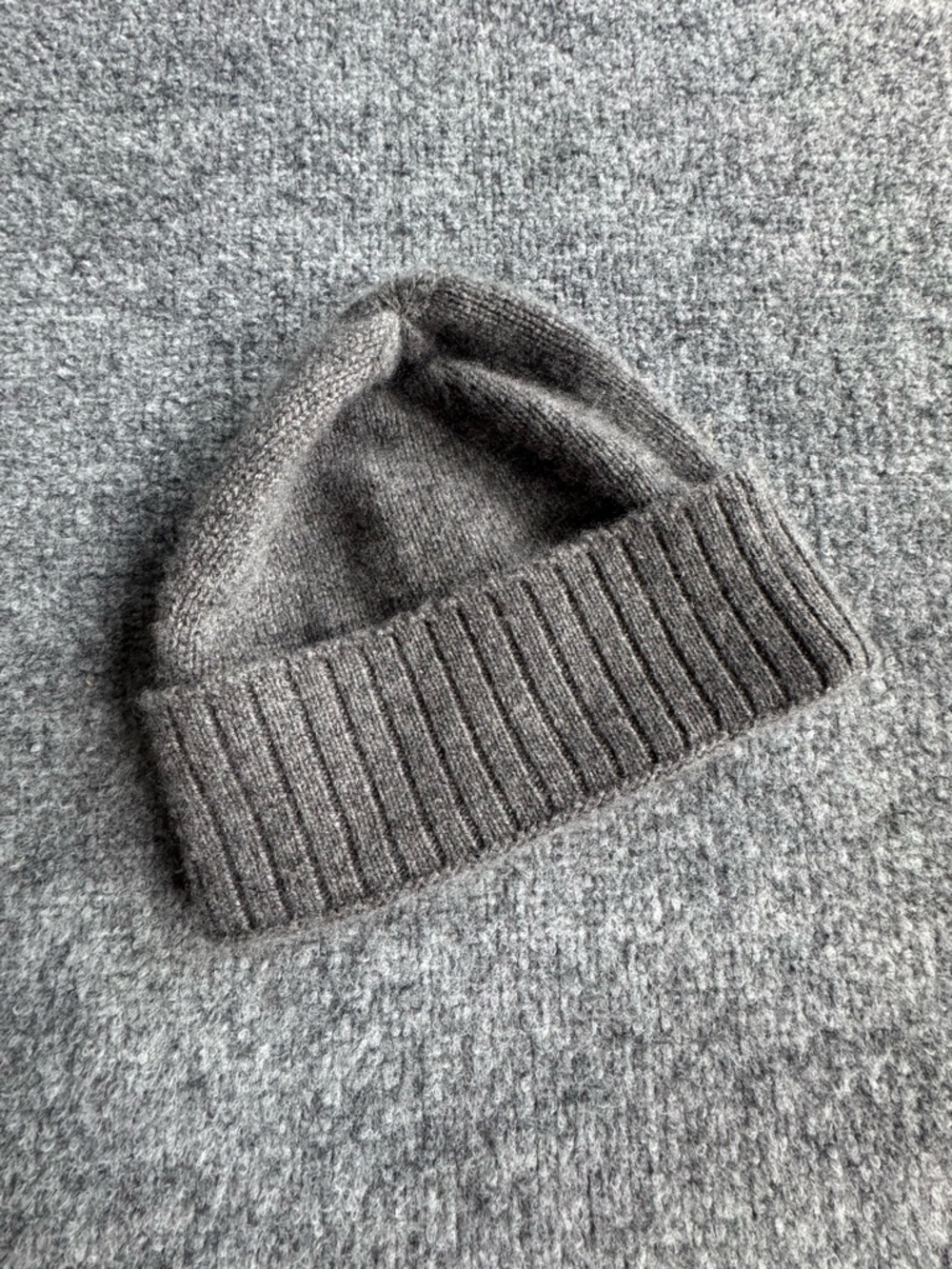 UNIQLO 100% Cashmere Heather Gray Beanie Adult One Size